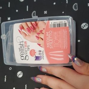 Gelish Soft Gel Full Coverage Tips in Medium Stiletto (no size 6)